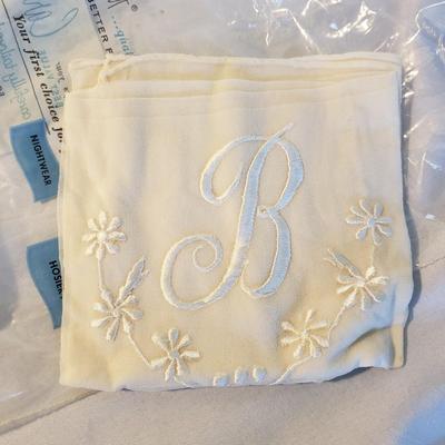 Antique and Vintage Linens, Chifon Scarves, Gloves and More (D-KD)