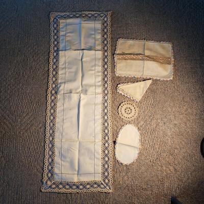 Antique and Vintage Linens, Chifon Scarves, Gloves and More (D-KD)