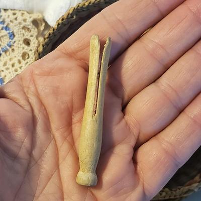 Antique and Vintage Linens, Chifon Scarves, Gloves and More (D-KD)