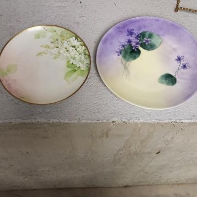 Sale Photo Thumbnail #260: Misc porcelain and stoneware clean up lot. The small plate is metal. Gorgeous hand painted pieces and an odd Fiesta harlequin cup.