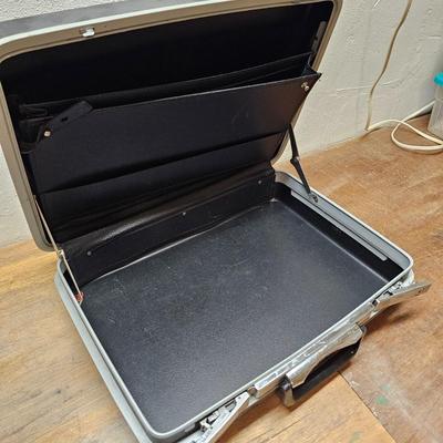 Samsonite Luggage & More (B2-JS)