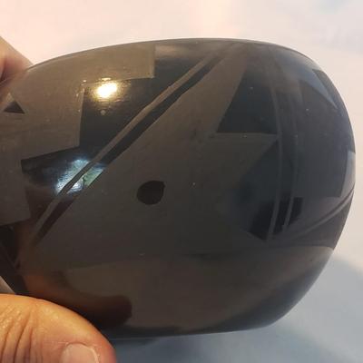 G. Suazo Santa Clara Pueblo Blackwater Pottery (D-KD)