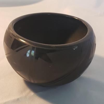 G. Suazo Santa Clara Pueblo Blackwater Pottery (D-KD)