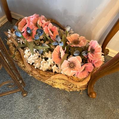 Sale Photo Thumbnail #30: Ashtray stand, Sofa table, & Decor