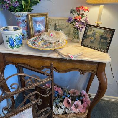 Sale Photo Thumbnail #27: Ashtray stand, Sofa table, & Decor