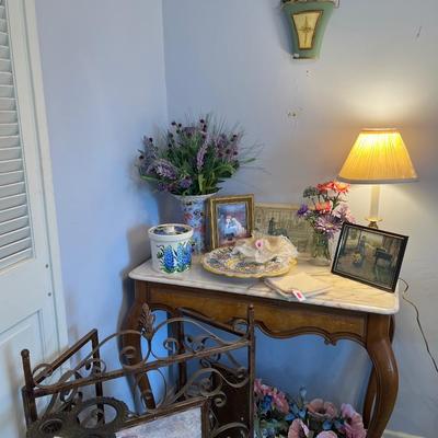 Sale Photo Thumbnail #25: Ashtray stand, Sofa table, & Decor