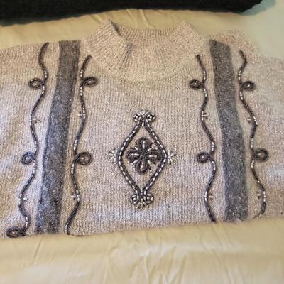 Women's Medium Irish, New England, Cashmere Sweaters (D-KD)