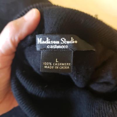 Women's Medium Irish, New England, Cashmere Sweaters (D-KD)