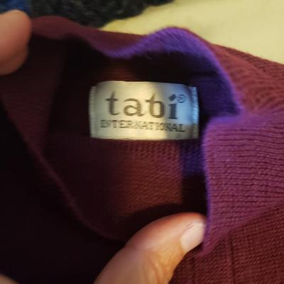 Women's Medium Irish, New England, Cashmere Sweaters (D-KD)