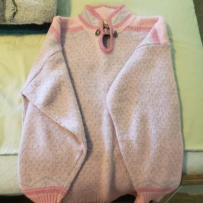 Women's Medium Irish, New England, Cashmere Sweaters (D-KD)