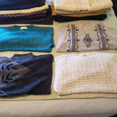 Women's Medium Irish, New England, Cashmere Sweaters (D-KD)