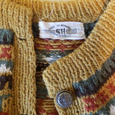 Women's Medium Irish, New England, Cashmere Sweaters (D-KD)