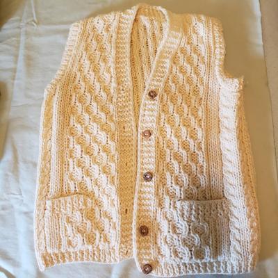 Women's Medium Irish, New England, Cashmere Sweaters (D-KD)