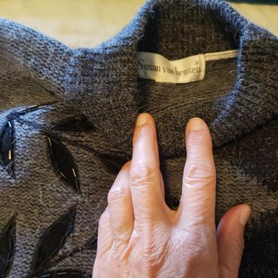 Women's Medium Irish, New England, Cashmere Sweaters (D-KD)