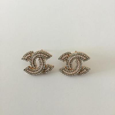 Beautiful gold tone rose gold tone, fashion earrings