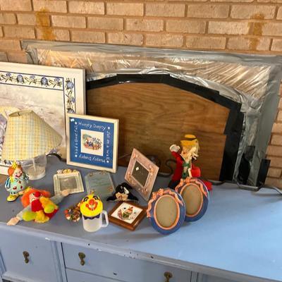 Sale Photo Thumbnail #103: Clowns, Toys, Coffee table/ Benches
Picture and more.