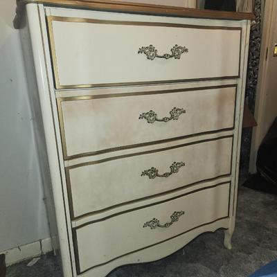 Chest of drawers