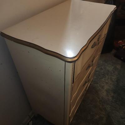 Chest of drawers