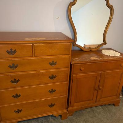 Sale Photo Thumbnail #118: Dresser, Chest of Drawers & mirror