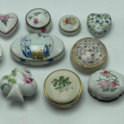 Limoges, Lenox, Wedgwood & MOMA : 40+ Porcelain Boxes (B3-SS)