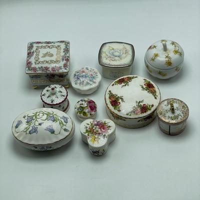 Limoges, Lenox, Wedgwood & MOMA : 40+ Porcelain Boxes (B3-SS)
