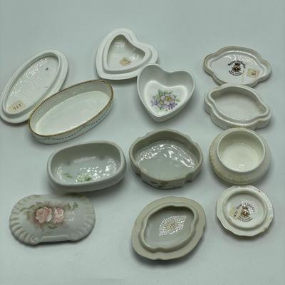 Limoges, Lenox, Wedgwood & MOMA : 40+ Porcelain Boxes (B3-SS)