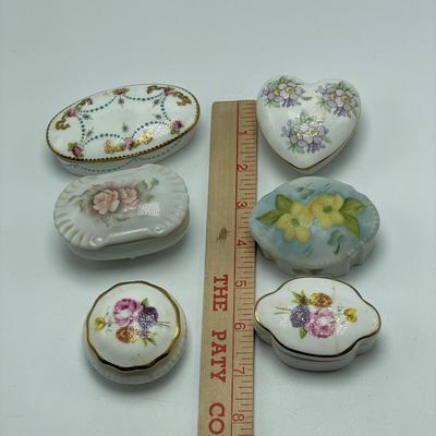 Limoges, Lenox, Wedgwood & MOMA : 40+ Porcelain Boxes (B3-SS)