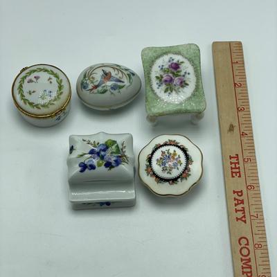 Limoges, Lenox, Wedgwood & MOMA : 40+ Porcelain Boxes (B3-SS)