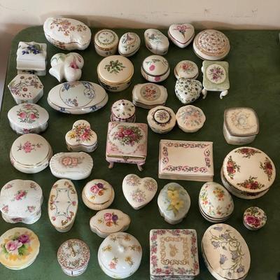 Limoges, Lenox, Wedgwood & MOMA : 40+ Porcelain Boxes (B3-SS)