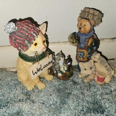 Ceramic cat set