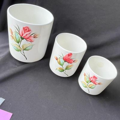 Lot 2 Lefton American Rose canister set, no lids