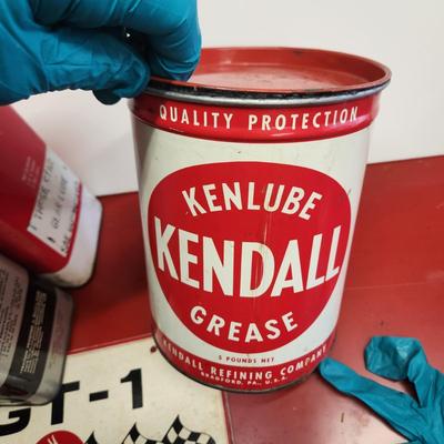 Lot of Vintage Kendall Lubericant Grease Gt-1 Oil , Wynne's Friction Proofing Cans