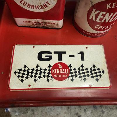 Lot of Vintage Kendall Lubericant Grease Gt-1 Oil , Wynne's Friction Proofing Cans