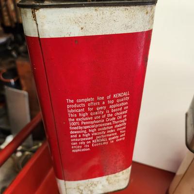 Lot of Vintage Kendall Lubericant Grease Gt-1 Oil , Wynne's Friction Proofing Cans