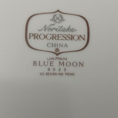 Noritake China Blue Moon dish set -