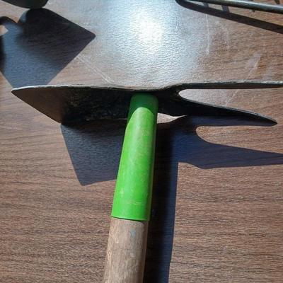 Yard & Garden hand tools - Rake - weeding Hoe - Hoe - and scraper tool