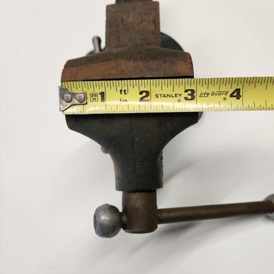 Littlestown Hardware & Foundry Co No. 900 Swivel Bench Vise