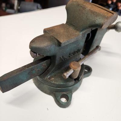Littlestown Hardware & Foundry Co No. 900 Swivel Bench Vise