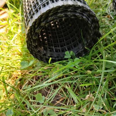Easy go yard cart - Plastic net fencing - leaf rake - sprinkler - yard waste bags and more