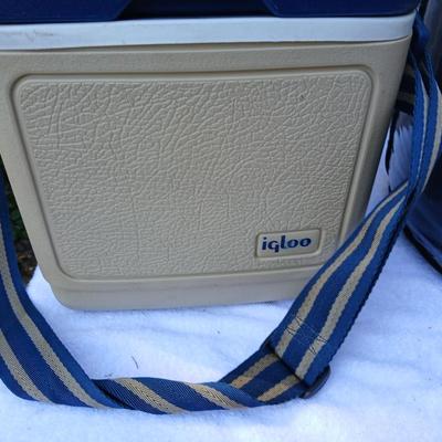 Coleman Bluestone sleeping bag with small Igloo cooler