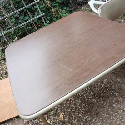 Samsonite card table with two folding chairs
