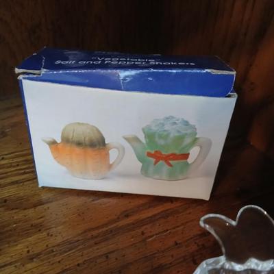 Vintage Indiana glass vegetable trays - one new in box - with other fruit and vegetable shaped glassware