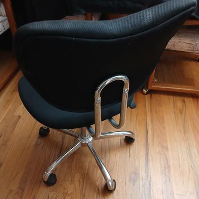 Nice adjustable office chair
