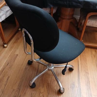 Nice adjustable office chair