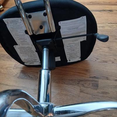 Nice adjustable office chair