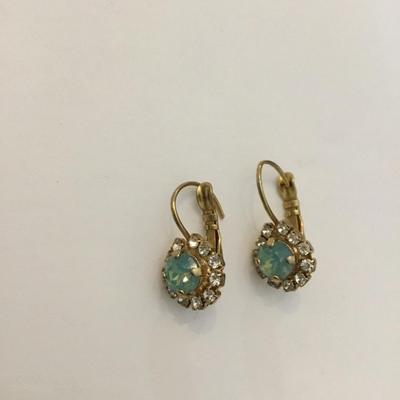 Beautiful, vintage, crystal and aquamarine crystal dangle earrings very beautiful