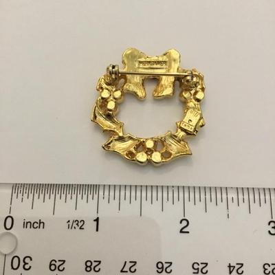 Vintage Marksamer Gold tone, Christmas wreath brooch