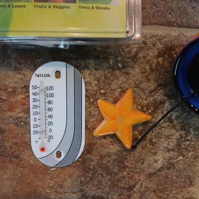 Working AeroGarden with seed boxes - and other small household / yard gardening supplies