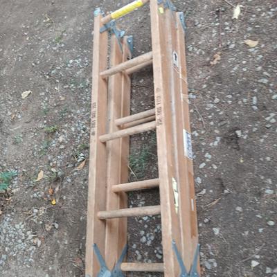 Wood Folding extension ladder