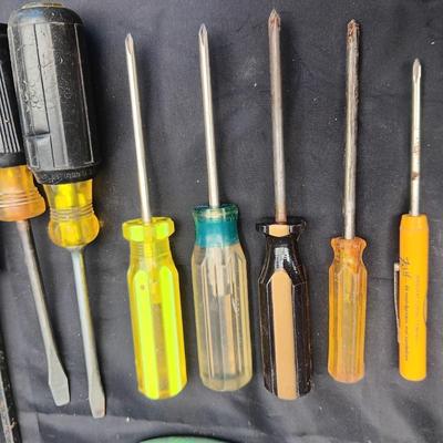 FLAT AND PHILLIPS SCREWDRIVERS AND MORE